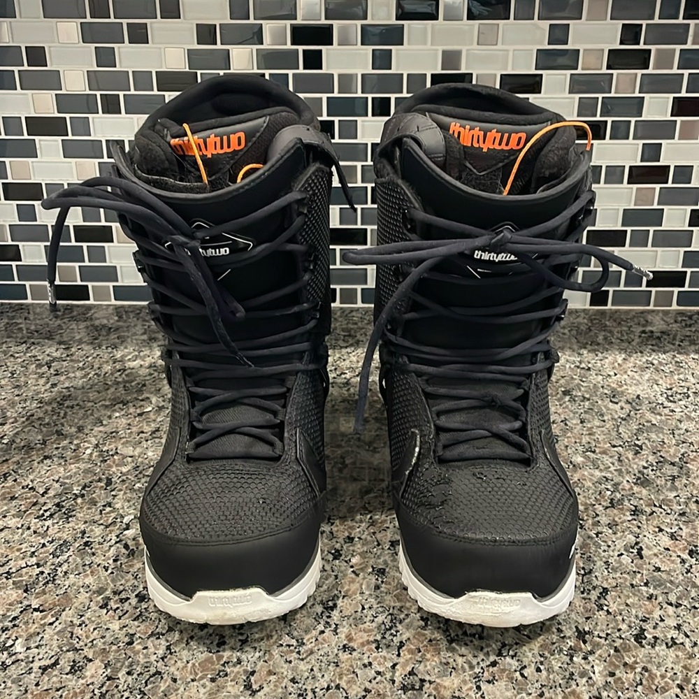 Men’s size 13 Thirty Two snowboarding boots